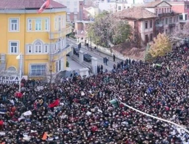 «Καζάνι που βράζει» η Αλβανία από τις φοιτητικές πορείες - Στο «μάτι του κυκλώνα» ο Ράμα (βίντεο)